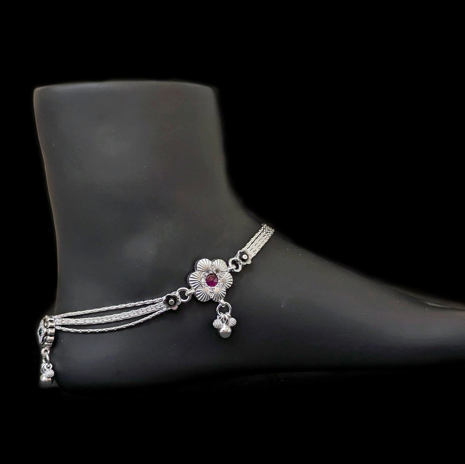Elegant Silver Payal With Intricate Designs And Gemstones MGA-PYSL/2919